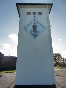 Kerken-Stenden : Hörnenweg, ehem. Turmstation mit Blick auf das Bild des heiligen Antonius.